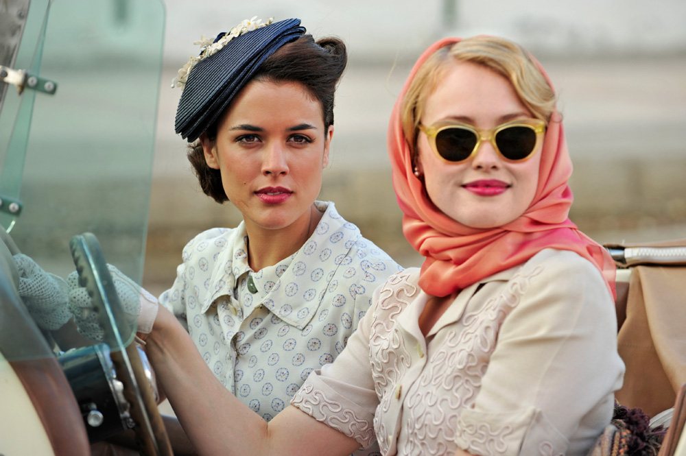 El tiempo entre costuras(tv series, 21 October 2013-20 January 2014)