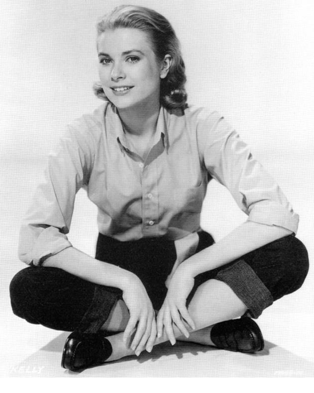 Elegant style icon wardrobe essentials: Grace Kelly in capri pants