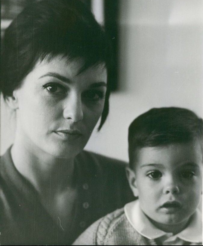 Tyrone Power's third wife Debbie Minardos (Deborah Jean Smith) with his only son, born after his death