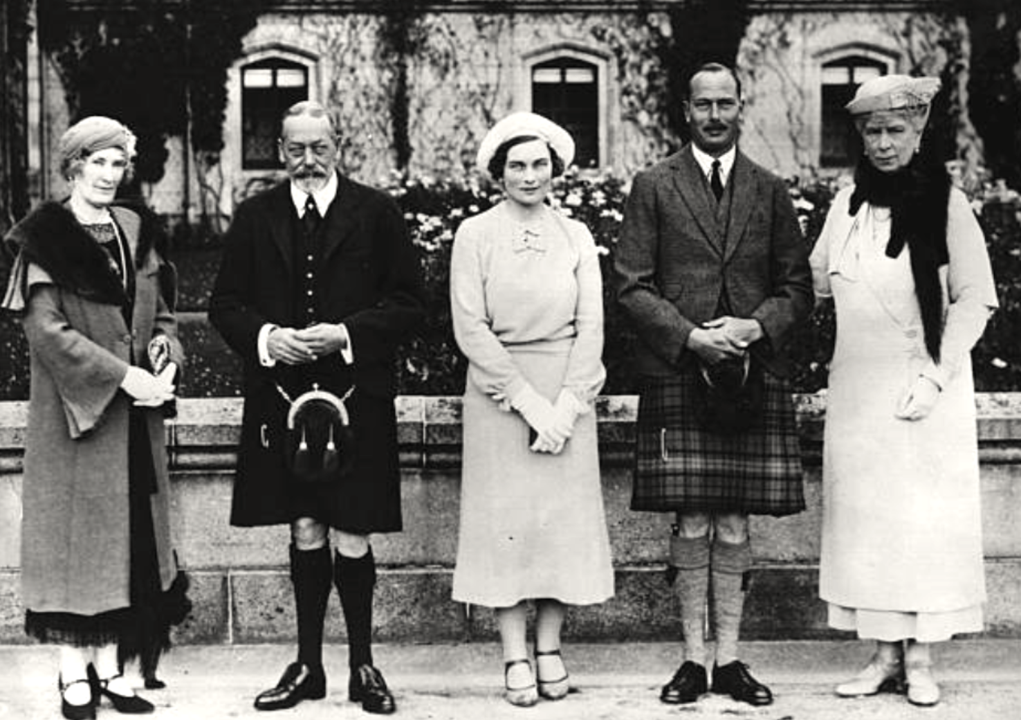 Prince Alice and Prince Henry on the date of their engagement, August 1935