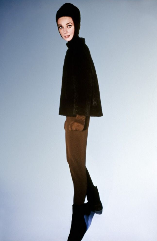 Audrey Hepburn movie costume Charade(1963) complete outfits as Reggie Lampert: the ski ensemble