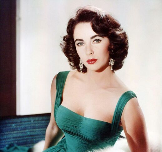 Elizabeth Taylor in green dress