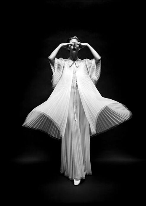 Timeless Grace, Vanity Fair, 1954, photo by Mark Shaw