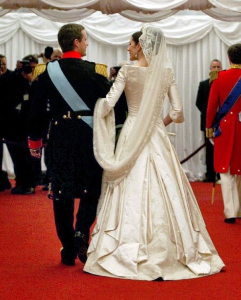Mary Donaldson’s wedding dress on her 2004 wedding to Crown Prince Frederik of Denmark designed by Uffe Frank