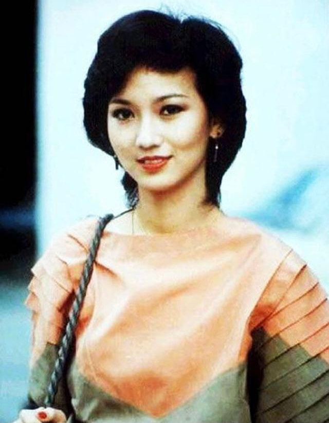 Angie Chiu(born 15 November 1954)