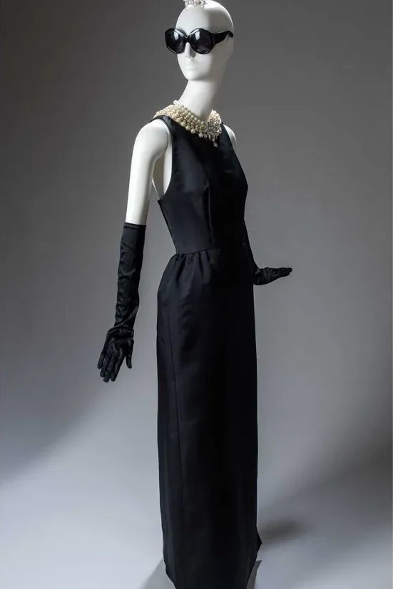 Front of the black Givenchy dress from Breakfast at Tiffany's on display
