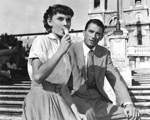 Audrey Hepburn and Gregory Peck sitting on the Spanish Steps, Roman Holiday (film, 1953)