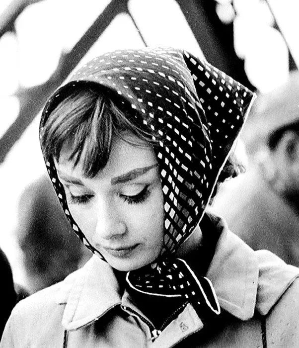 Audrey Hepburn wearing headscarf in film Funny Face(1957)