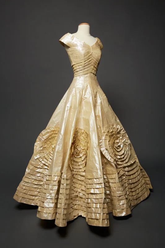 Paper replica of Jacqueline Bouvier's wedding dress by Isabelle de Borchgrave and Rita Brown, 2004