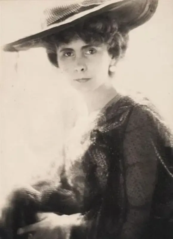 Olga de Meyer(8 August 1871 – 6 January 1931)