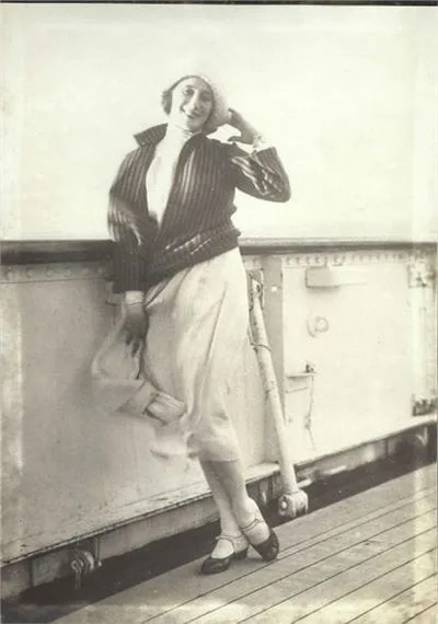 Anna Pavlova (12 February 1881 – 23 January 1931), elegant icon