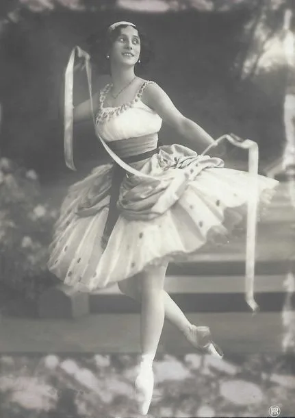 Anna Pavlova (12 February 1881 – 23 January 1931), elegant icon