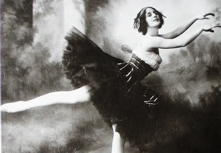 Anna Pavlova (12 February 1881 – 23 January 1931), elegant icon