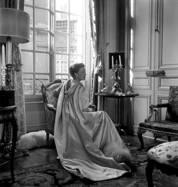 Mona von Bismarck in dress by Cristóbal Balenciaga