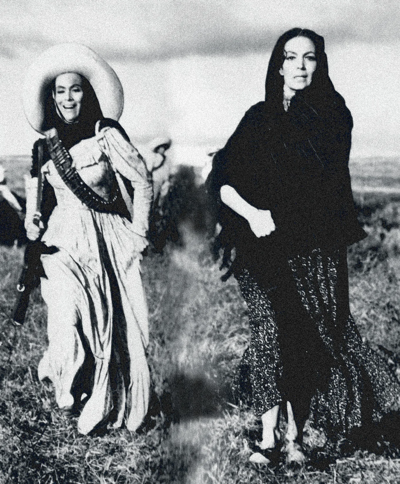 Dolores del Río and María Félix, the two great Mexican stars, in La Cucaracha (1959)