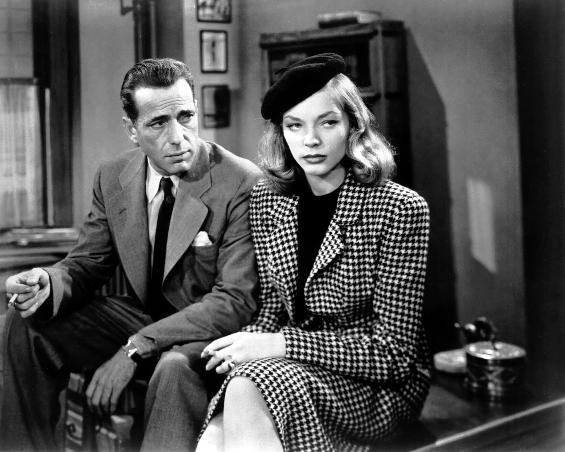 Lauren Bacall and Humphrey Bogart in The Big Sleep (film, 1946).