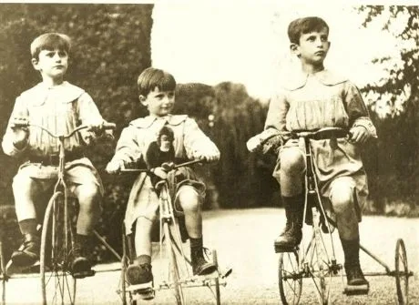 Luchino Visconti as a child(in the middle)