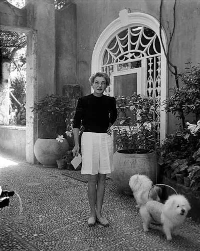 Mona von Bismarck (born Mona Travis Strader; 5 February 1897 – 10 July 1983), elegancepedia