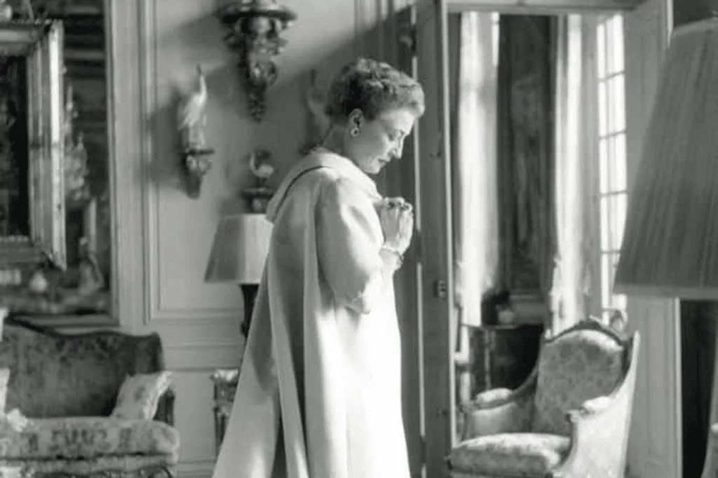 Mona von Bismarck in dress designed by Cristóbal Balenciaga