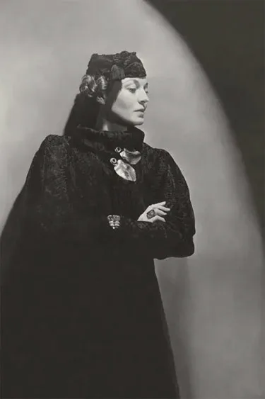 Mona von Bismarck (born Mona Travis Strader; 5 February 1897 – 10 July 1983), elegancepedia