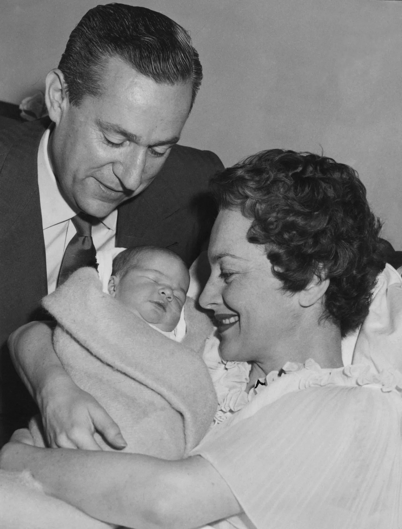 Olivia de Havilland with her husband Pierre Galante and daughter Gisèle Galante, 1956