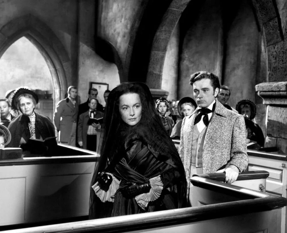 Olivia de Havilland and Richard Burton in film "My Cousin Rachel"(1952).