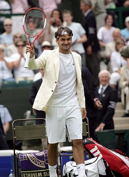 Roger Federer wore a fitted cream Nike blazer at Wimbledon, 2006