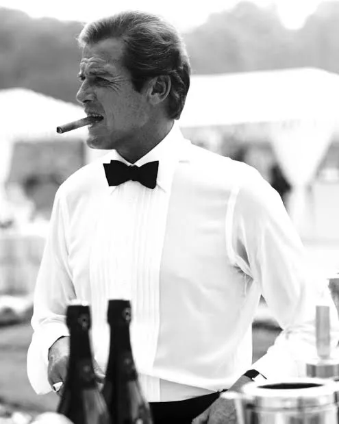Roger Moore while shooting his last James Bond movie A View to a Kill in Chantilly, north of Paris, 1984