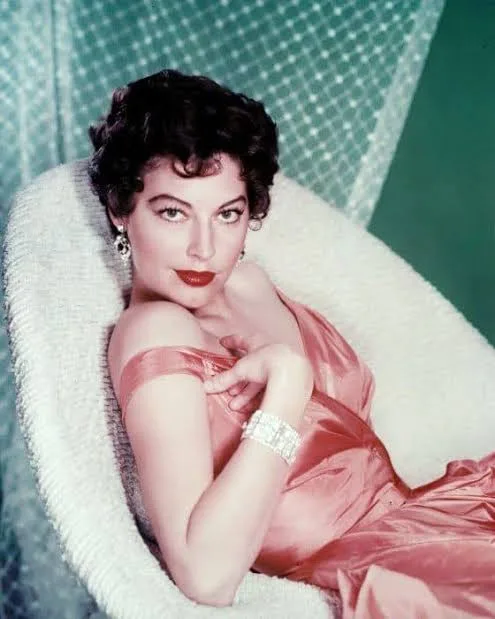 The Barefoot Contessa (film, 1954) starring Ava Gardner, Humphrey Bogart and Edmond O'Brien