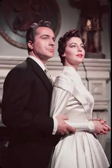 Rossano Brazzi as Count Vincenzo Torlato-Favrini and Ava Gardner as Maria Vargas in The Barefoot Contessa (film, 1954)