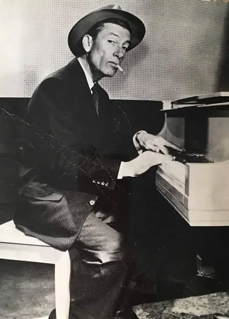 Hoagy Carmichael as Cricket at the piano in the hotel bar in To Have and Have Not (film, 1944)